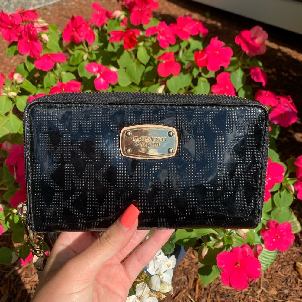 Michael Kors Wristlet